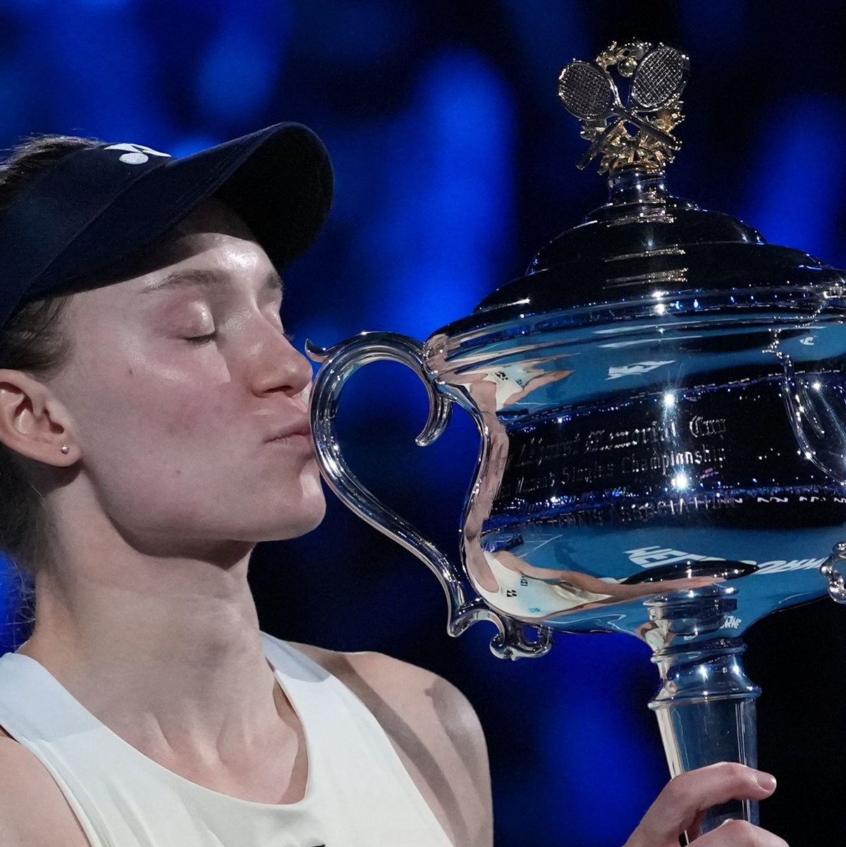 Jelena Rybakina hat erstmals die Australian Open gewonnen. - Foto: Aaron Favila/AP/dpa