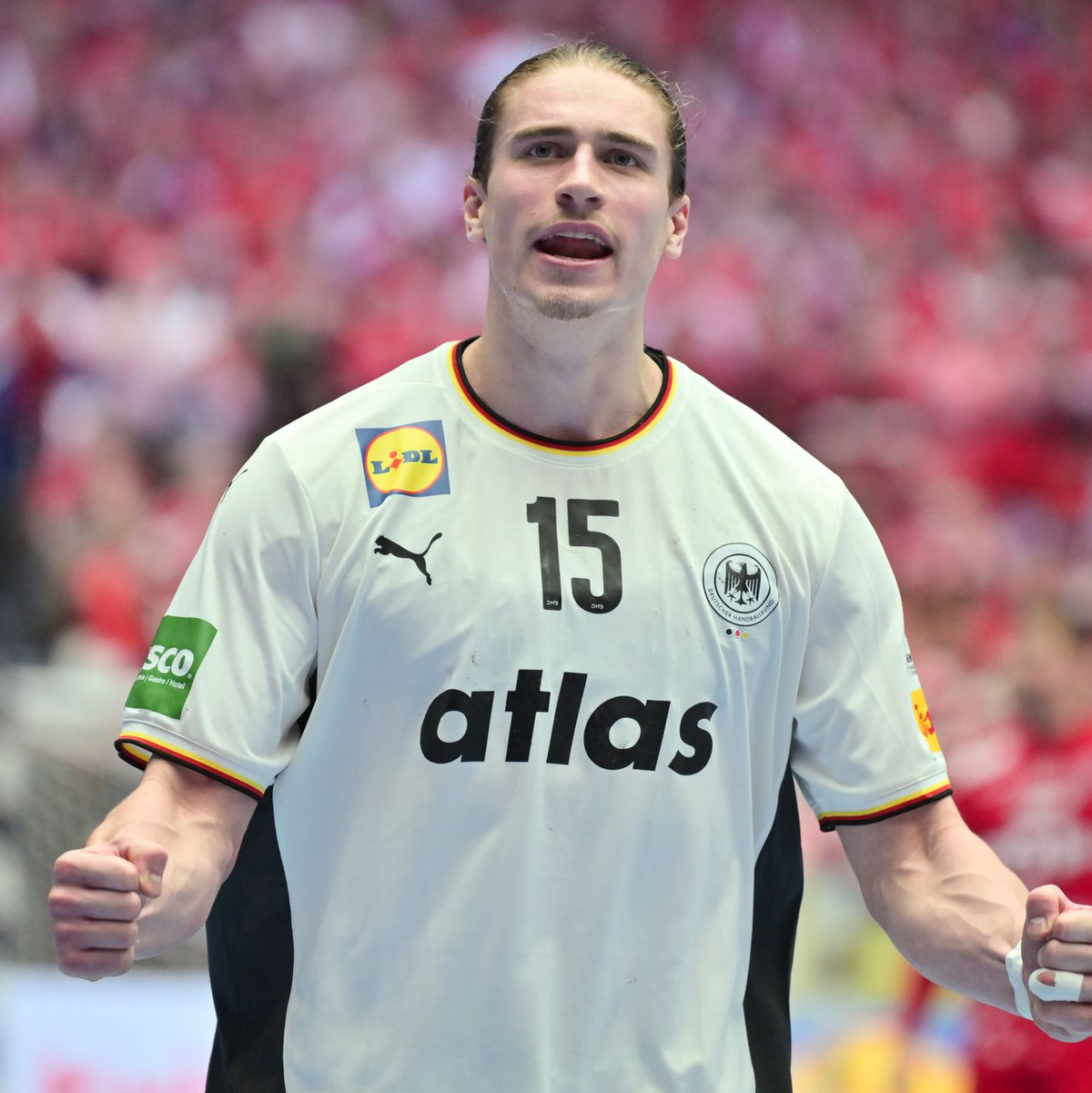 Sieht die DHB-Auswahl besser gewappnet als im Olympia-Finale: Spielmacher Juri Knorr. - Foto: Sina Schuldt/dpa