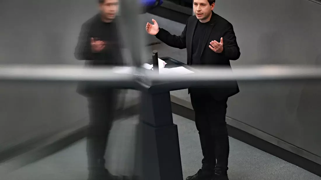 Als Generalsekretär und Abgeordneter war Kevin Kühnert für die SPD in der ersten Reihe aktiv –  heute arbeitet er als Finanzlobbyist. (Archivbild) - Bild: Philipp Znidar/dpa