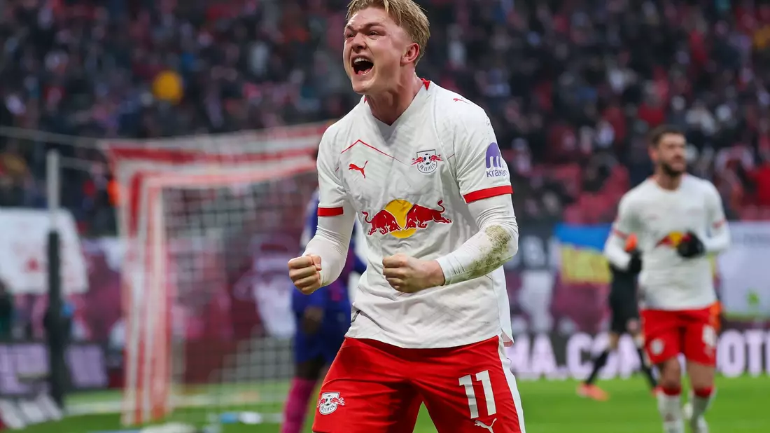Conrad Harder jubelt über sein Tor zum 1:0. - Bild: Jan Woitas/dpa