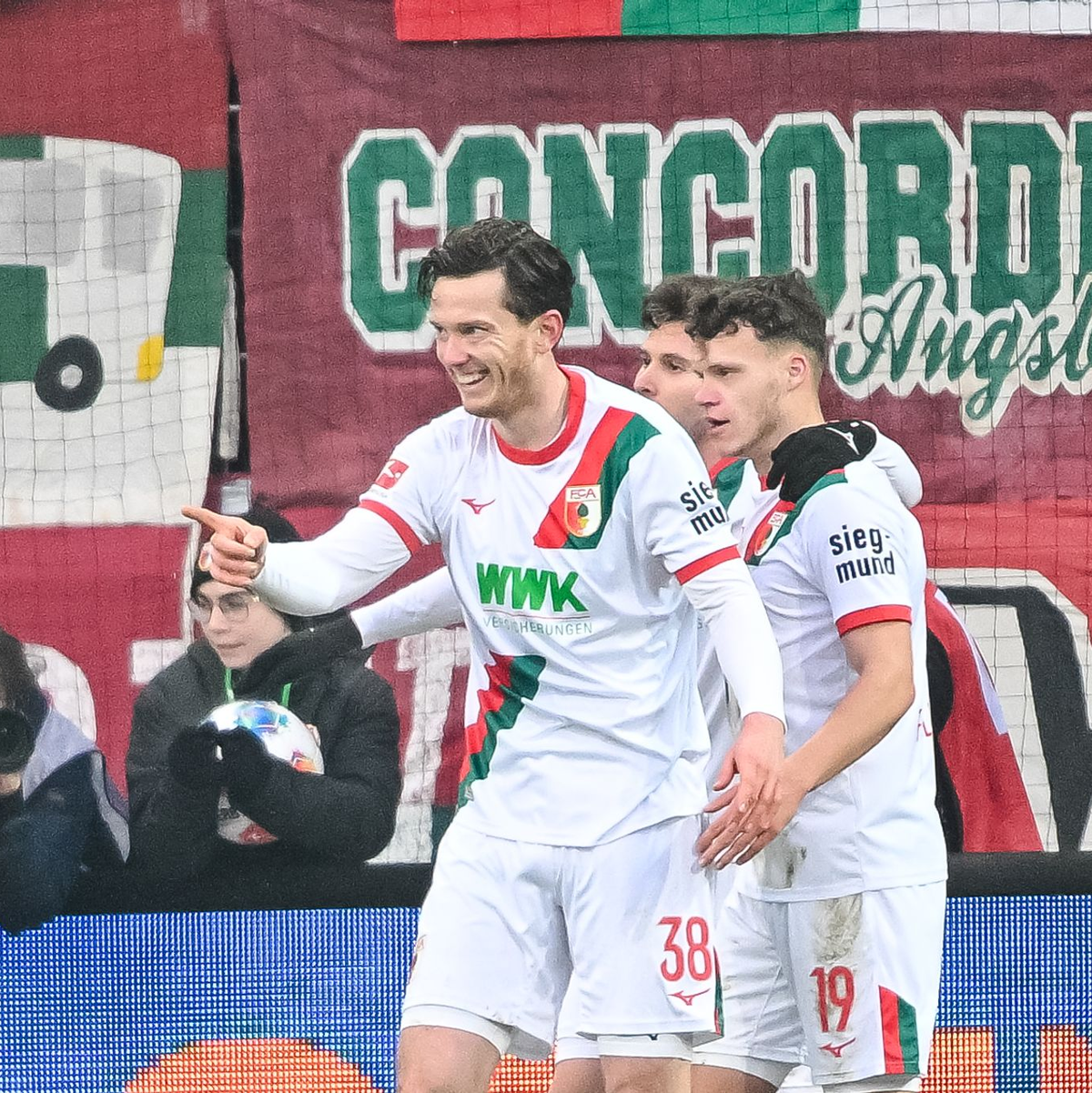 Traf doppelt für den FC Augsburg: Michael Gregoritsch. - Foto: Harry Langer/dpa
