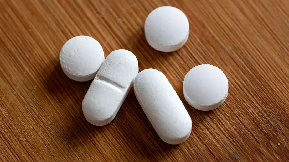 Vitamin D kann als Nahrungsergänzungsmittel etwa in Drogerien und Apotheken gekauft werden. (Symbolbild) - Bild: Fernando Gutierrez-Juarez/dpa-Zentralbild/dpa