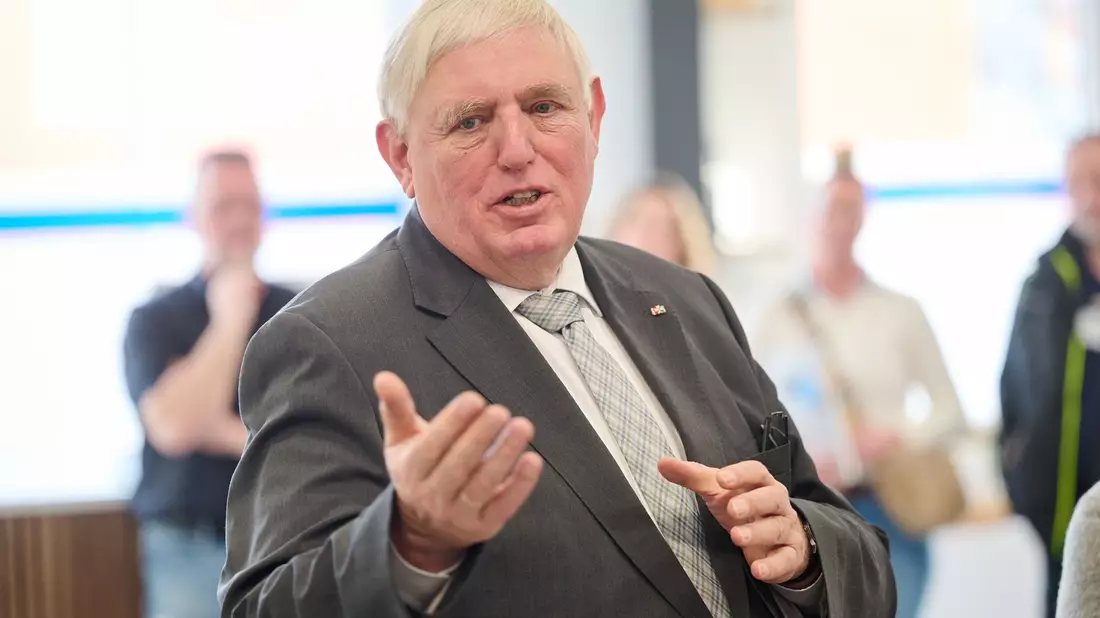 Laumann fordert: ein bisschen mehr Fingerspitzengefühl, bitte. (Archivfoto) - Bild: Bernd Thissen/dpa