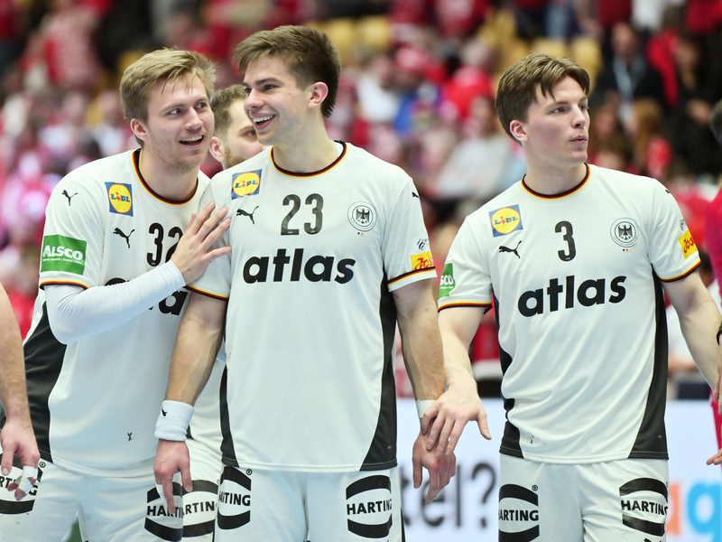 Franz Semper, Renars Uscins und Nils Lichtlein spielen um EM-Gold.  - Foto: Sina Schuldt/dpa