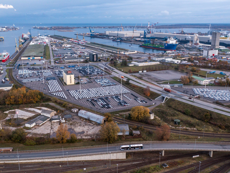Über den Rostocker Hafen soll Wasserstoff in Form von Ammoniak nach Deutschland gelangen. (Archivbild) - Foto: Jens Büttner/dpa