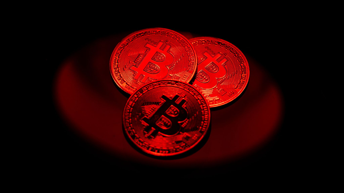 Der Bitcoin ist am Wochenende stärker unter Druck geraten. (Archivbild) - Foto: Hannes P Albert/dpa/dpa-tmn