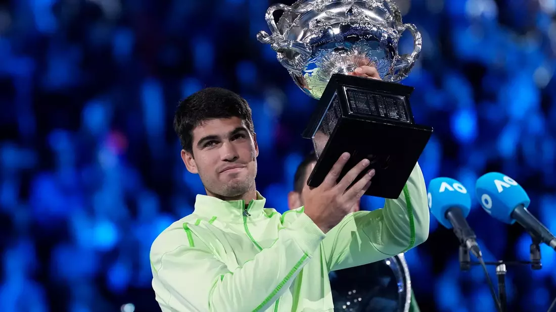 Jetzt hat Carlos Alcaraz bei allen vier Grand-Slam-Turnieren gewonnen. - Bild: Aaron Favila/AP/dpa