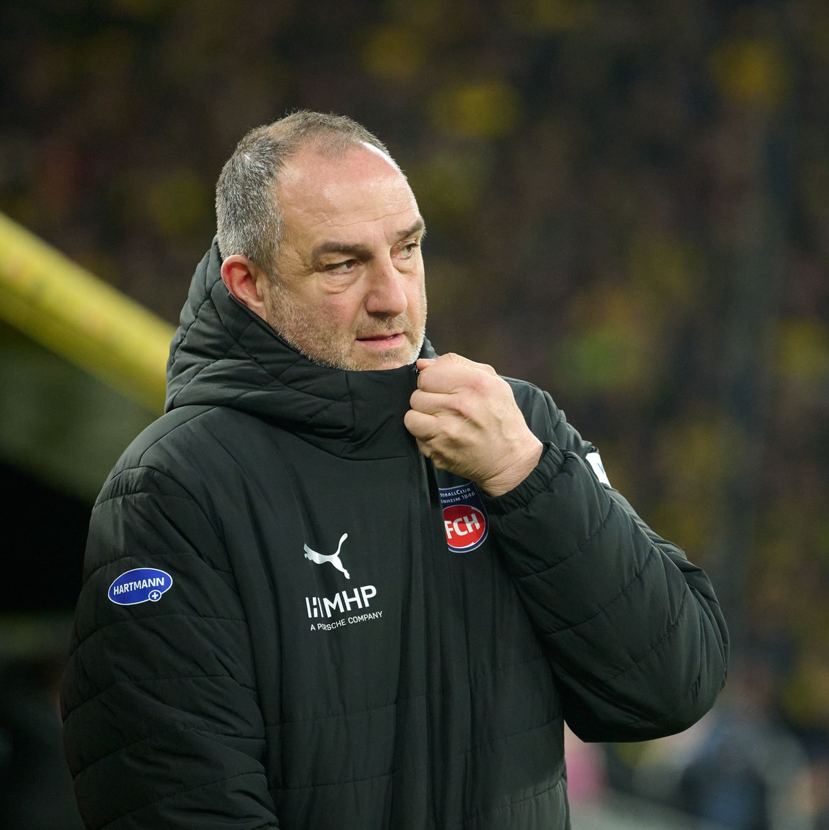 Unglückliche Niederlage für den 1. FC Heidenheim und Trainer Frank Schmidt. - Foto: Bernd Thissen/dpa