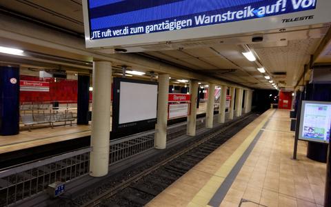 Für Millionen Arbeitnehmerinnen und Arbeitnehmer dürfte es stressig werden - sie müssen trotzdem pünktlich am Arbeitsplatz erscheinen. - Foto: Henning Kaiser/dpa