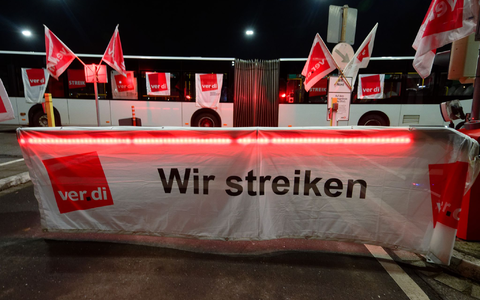 In den Tarifverhandlungen fordert Verdi insbesondere deutlich bessere Arbeitsbedingungen. - Foto: Henning Kaiser/dpa