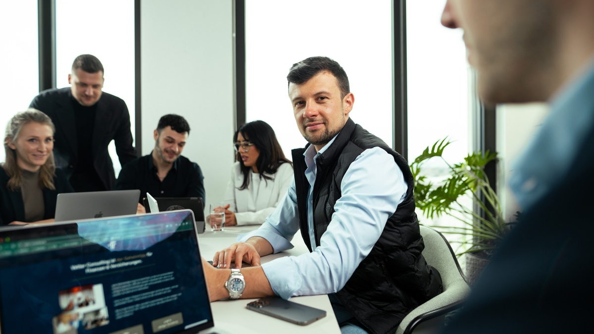 Wenn der Staat versagt: Wie Geschäftsführer ihre finanzielle Zukunft selbst retten können - Foto: presseportal.de