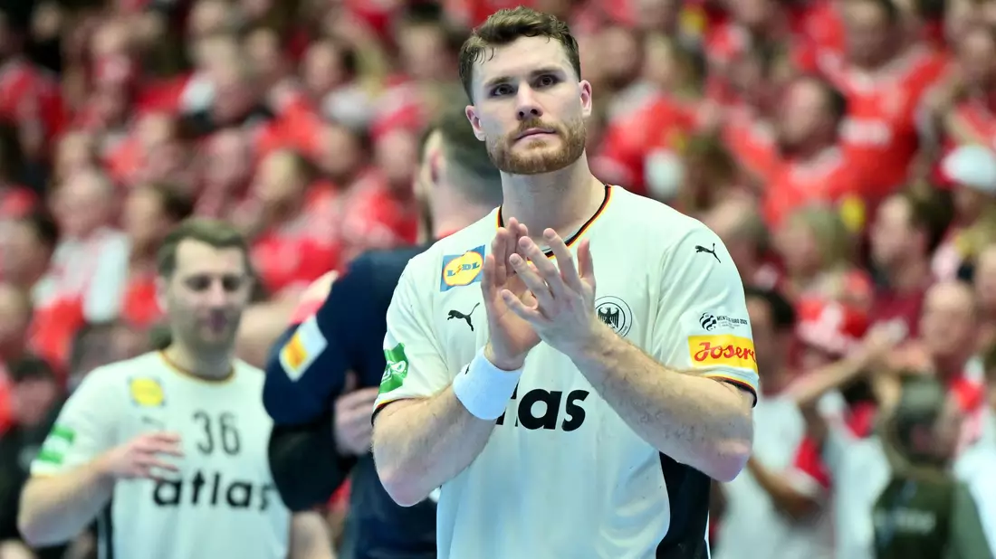 Selbst Kapitän Johannes Golla (28) kann noch viele Jahre spielen. - Bild: Sina Schuldt/dpa