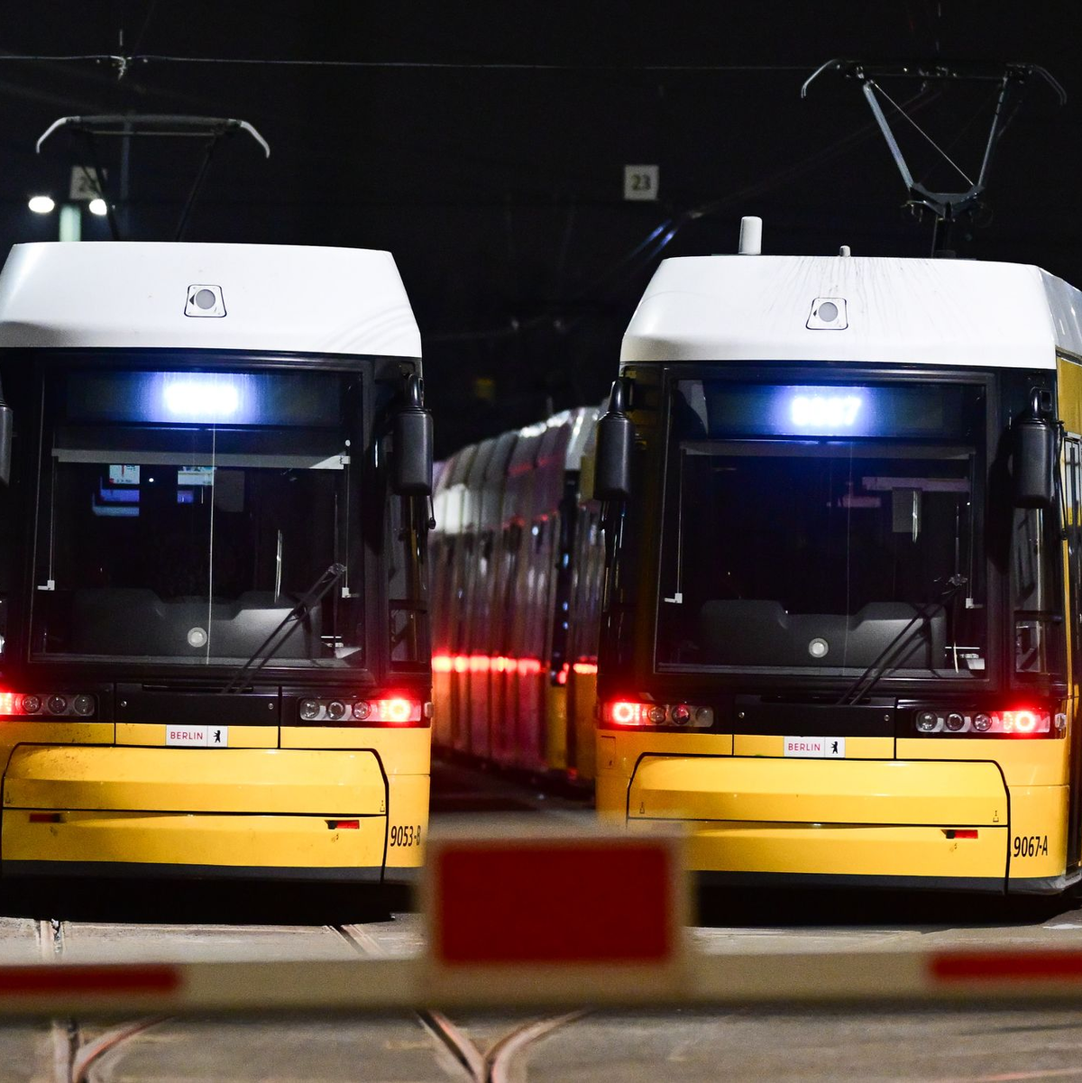 Der Berliner Nahverkehr ist seit den frühen Morgenstunden aufgrund des Warnstreiks nahezu vollständig eingestellt. - Foto: Sebastian Christoph Gollnow/dpa