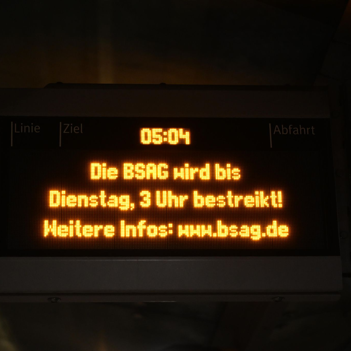Mit dem Ausstand soll den Forderungen zum Tarifvertrag Nahverkehr (TV-N) Nachdruck verliehen werden. - Foto: Shireen Broszies/dpa