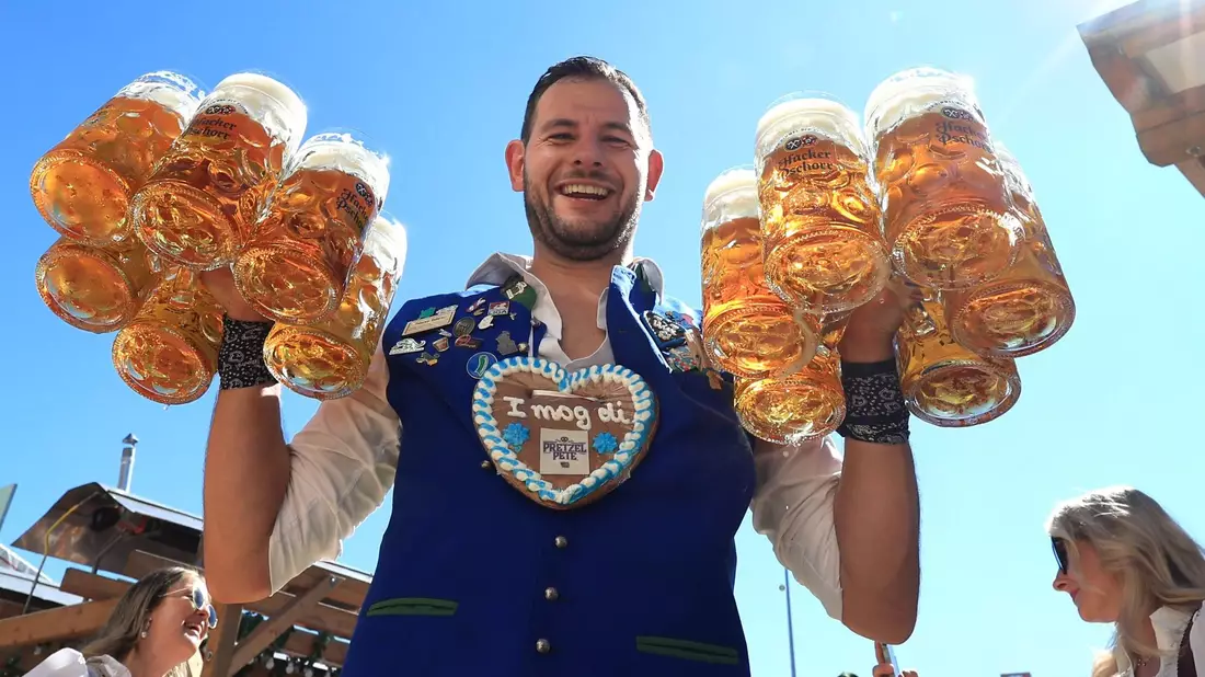 Bierfeste wie die Münchner Wiesn reißen den Umsatz nicht raus.  - Bild: Karl-Josef Hildenbrand/dpa