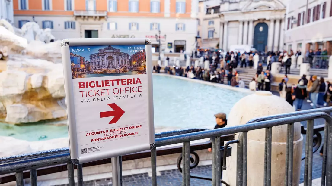 Die Zwei-Euro-Tickets kann man schon im Voraus online erwerben. Eine eigene Webseite auf Englisch und Italienisch ist dafür bereits seit einigen Tagen online.  - Bild: Roberto Monaldo/LaPresse via ZUMA Press/dpa