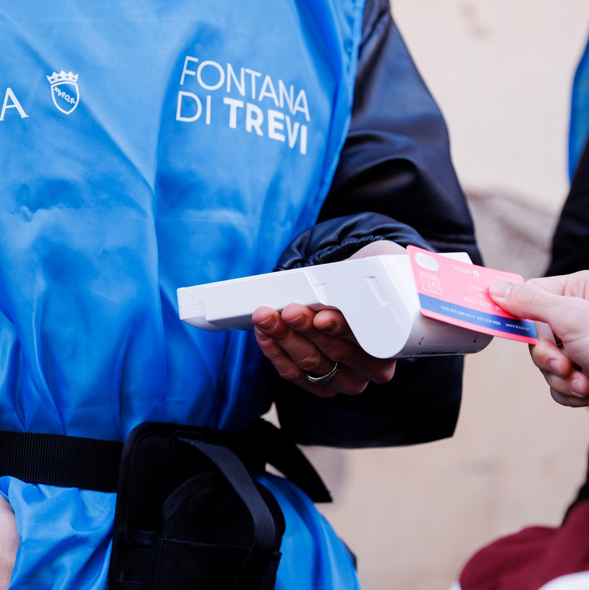 Die italienische Hauptstadt versucht mit dieser Maßnahme, die Besucherströme an einem der wichtigsten Touristenmagnete Roms besser zu kanalisieren und Gedränge zu verhindern. - Foto: Roberto Monaldo/LaPresse via ZUMA Press/dpa