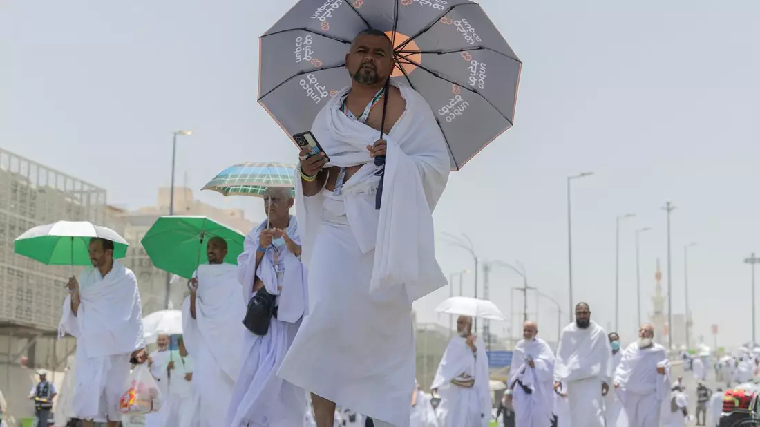 Die Wallfahrt findet meist unter hoher Hitze statt. (Archivbild) - Bild: Saudi Press Agency/APA Images via ZUMA Press Wire/dpa
