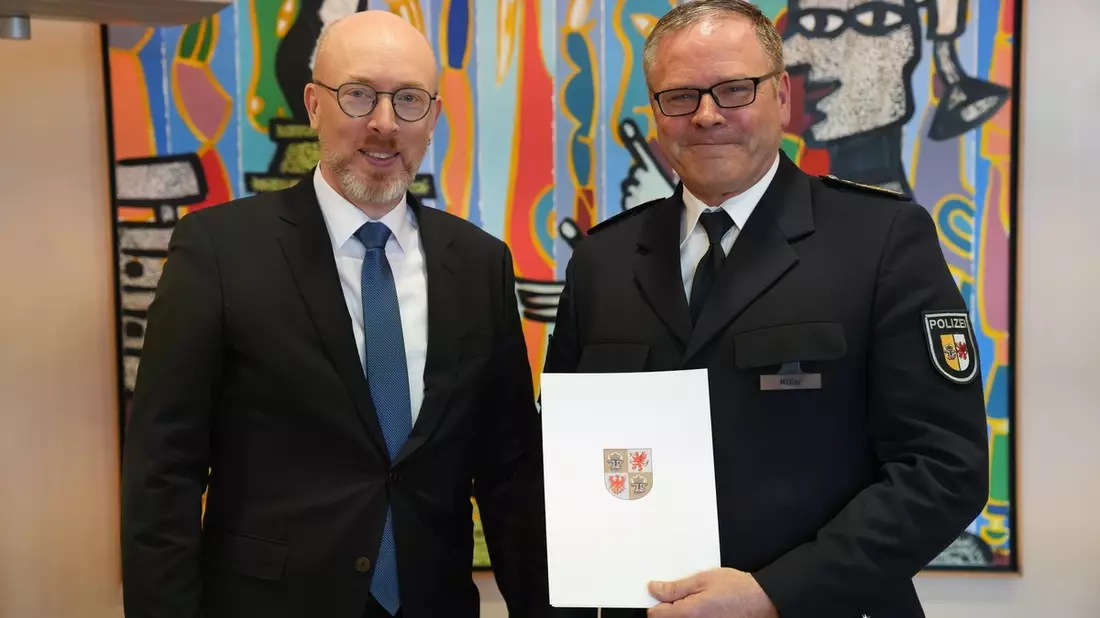 IM-MV: Innenminister Pegel ernennt Lutz Müller offiziell zum Inspekteur der Landespolizei - Bild: presseportal.de