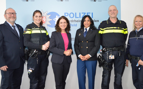 POL-KR: Welkom in Krefeld: Arbeitsbesuch der Polizeichefin der Politie Venlo/Beesel - Foto: presseportal.de