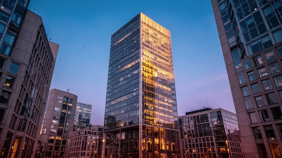 Helaba analysiert die Münchener Hypothekenbank - Bild: über boerse-global.de