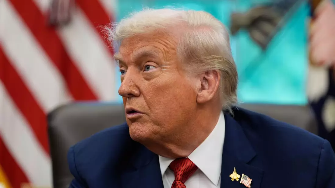 Trump zufolge soll Indien vorhaben, den Ölkauf in Russland einzustellen. (Archivfoto) - Bild: Alex Brandon/AP/dpa