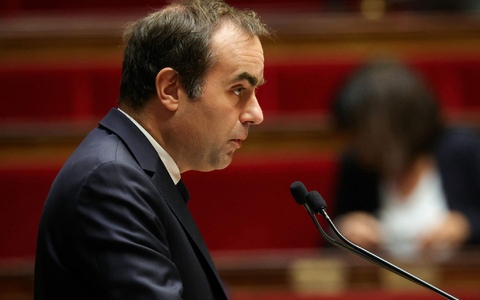 Lecornu hatte den Haushalt ohne Endabstimmung durch die Nationalversammlung gedrückt. (Archivbild) - Foto: Alain Jocard/AFP/dpa