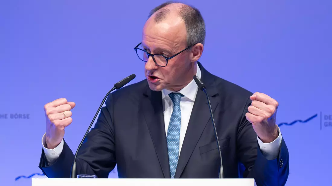 Seit Jahren ringt die Europäische Union um einen gemeinsamen Kapitalmarkt, in dem bürokratische Hürden zwischen den EU-Staaten fallen. Kanzler Merz fordert Tempo. - Bild: Boris Roessler/dpa