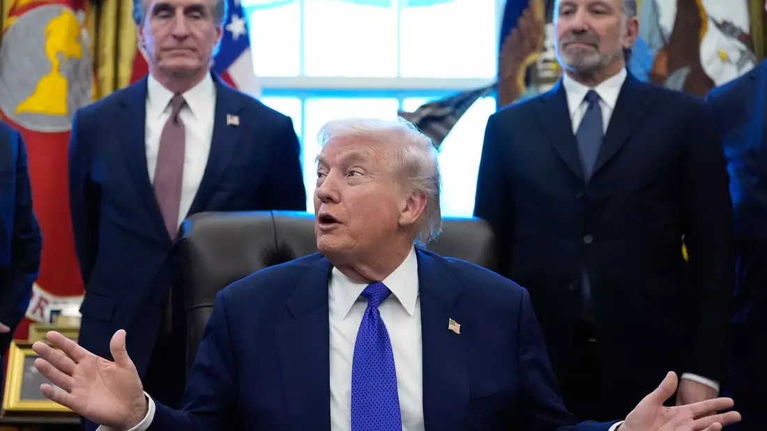 Für die Reserve werden zunächst zwölf Milliarden Dollar bereitgestellt, wie Donald Trump ankündigte.  - Bild: Alex Brandon/AP/dpa