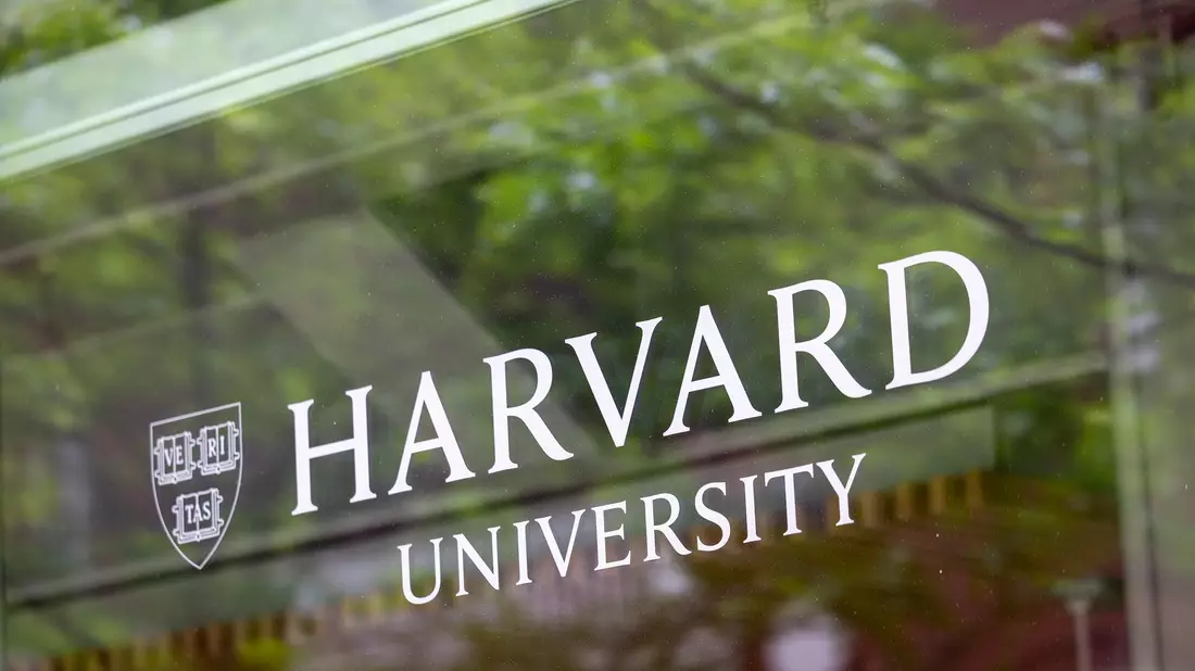 Harvard äußerte sich zunächst nicht zu Trumps jüngsten Äußerungen. (Archivbild) - Bild: Nicolaus Czarnecki/ZUMA Press Wire/dpa