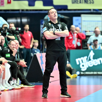 Handball-Bundestrainer Alfred Gislason wehrt sich nach EM-Silber gegen Kritik. - Foto: Sina Schuldt/dpa