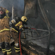 Das Feuer war Medien zufolge am Dienstag in einer 2.000 Quadratmeter großen Markthalle ausgebrochen. - Foto: Vahid Salemi/AP/dpa