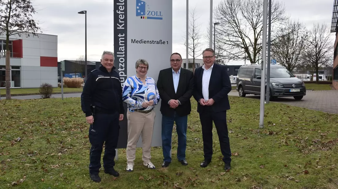 HZA-KR: Gemeinsam gegen organisierte Schwarzarbeit: Landtagsabgeordnete besuchen Hauptzollamt Krefeld - Bild: presseportal.de
