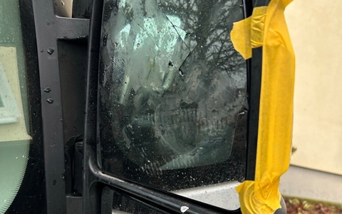 POL-PIKUS: Zu eng für zwei Transporter - Foto: presseportal.de