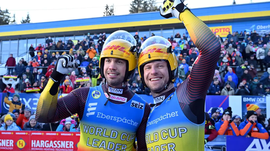 Tobias Wendl und Tobias Arlt wollen ihre Bilanz von bislang sechs Goldmedaillen ausbauen. - Bild: Martin Schutt/dpa