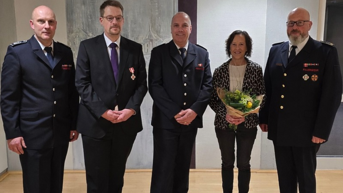 FW-OE: Feierstunde der Feuerwehr im Rathaus - Foto: presseportal.de