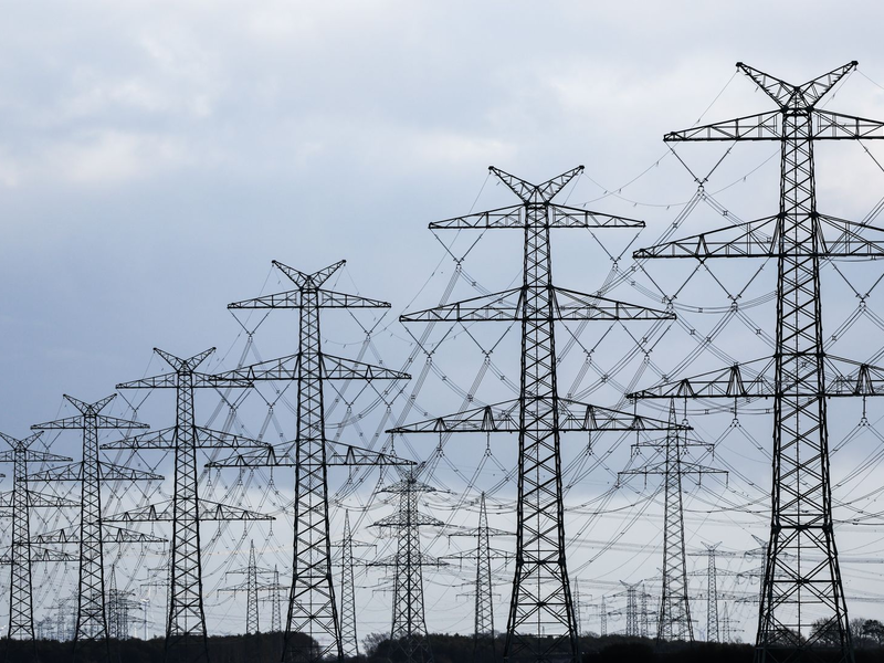 Deutschland übernimmt 25 Prozent von Tennet. - Foto: Christian Charisius/dpa