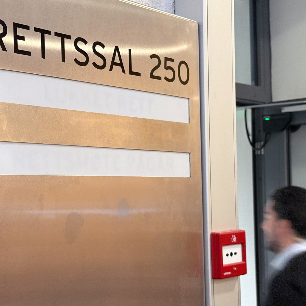 Im Gerichtssaal 250 findet der Prozess gegen Marius Borg Høiby statt. - Foto: Julia Wäschenbach/dpa