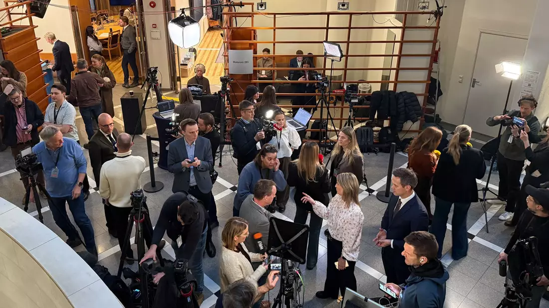 Rund 200 Journalisten sind für den Prozess gegen den Sohn der norwegischen Kronprinzessin akkreditiert.  - Bild: Julia Wäschenbach/dpa