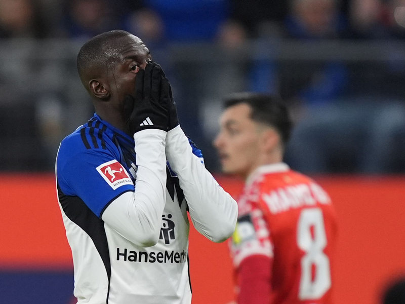 Jean-Luc Dompé vom Hamburger SV bleibt nach seiner Alkoholfahrt weiter vom Spielbetrieb suspendiert. (Archivbild) - Foto: Marcus Brandt/dpa