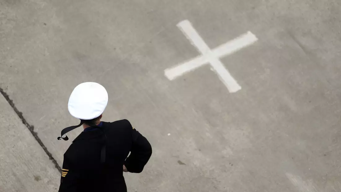 Zwei Männer sind wegen mutmaßlicher Sabotage festgenommen worden - sie stehen im Verdacht, Schiffe manipuliert zu haben, die für die Marine vorgesehen waren. (Symbolbild) - Bild: picture alliance / dpa