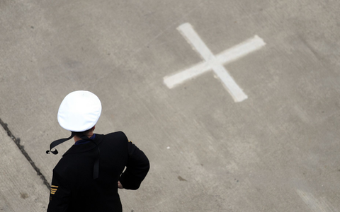 Zwei Männer sind wegen mutmaßlicher Sabotage festgenommen worden - sie stehen im Verdacht, Schiffe manipuliert zu haben, die für die Marine vorgesehen waren. (Symbolbild) - Foto: picture alliance / dpa