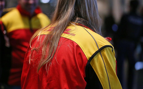 DHL-Mitarbeiter (Archiv) - Foto: via dts Nachrichtenagentur