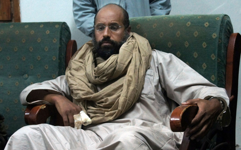 Saif al-Islam war 2021 nach langer Abwesenheit wieder in Libyen aufgetaucht. (Archivbild) - Foto: Ammar El-Darwish/AP/dpa Saif al-Islam war 2021 nach langer Abwesenheit wieder in Libyen aufgetaucht. (Archivbild) - Foto: Ammar El-Darwish/AP/dpa