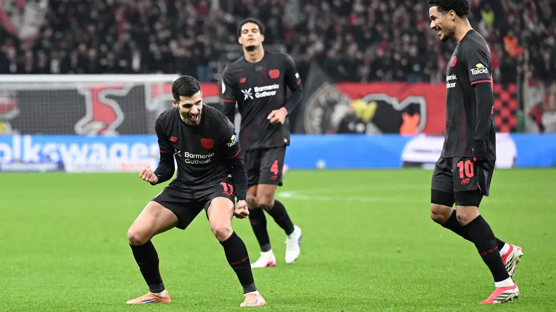 Leverkusens Martin Terrier jubelt über sein Tor zum 1:0.  - Bild: Federico Gambarini/dpa