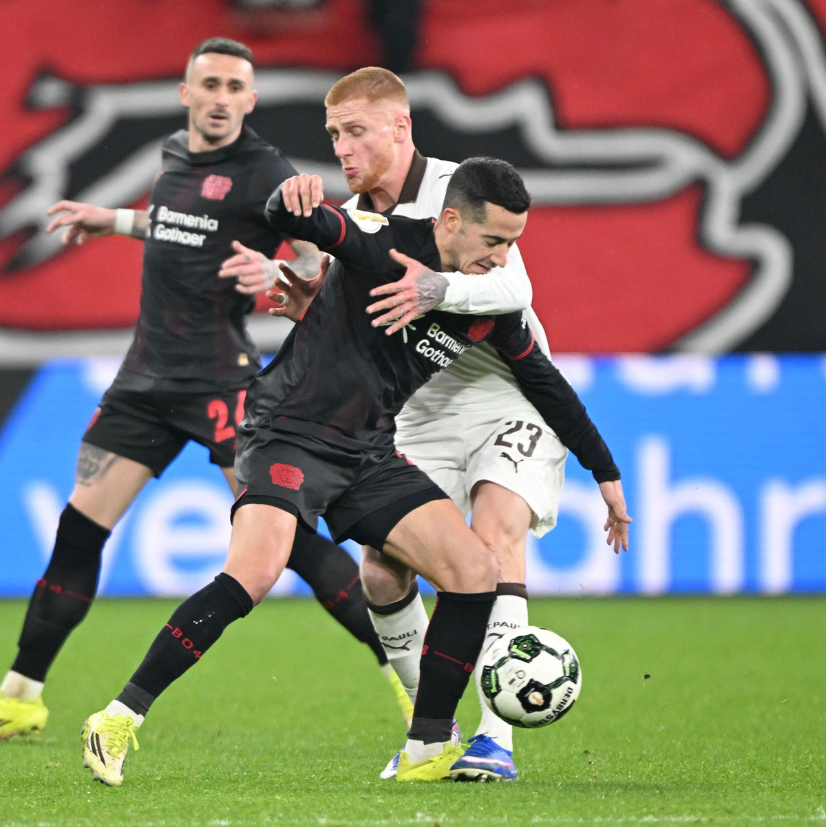 Außenseiter St. Pauli machte es Bayer Leverkusen nicht leicht.  - Foto: Federico Gambarini/dpa