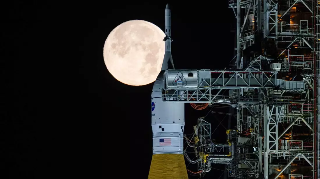 Mit der Mission «Artemis 2» sollen vier Astronauten bald in Richtung Mond fliegen. (Archivbild)  - Bild: Sam Lott/NASA via AP/dpa