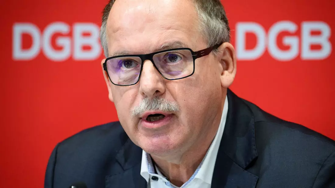 Stefan Körzell attackiert Wirtschaftsministerin Reiche (Archivbild) - Bild: Bernd von Jutrczenka/dpa