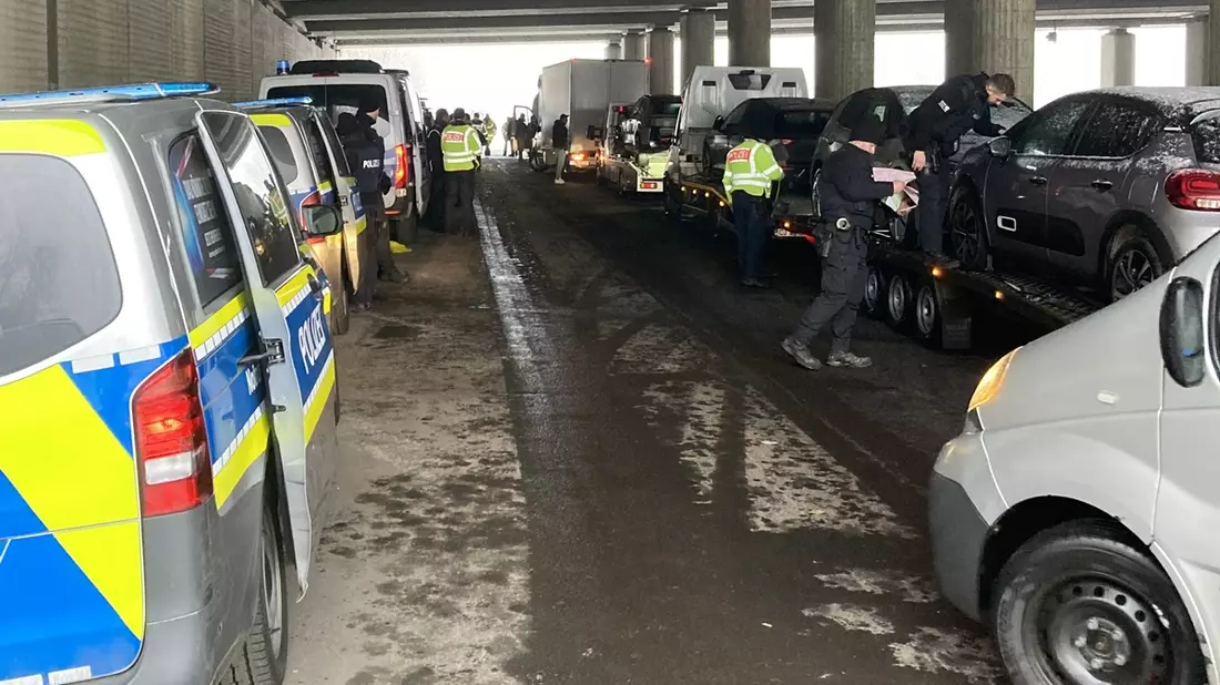 POL-OF: Großkontrolle mit Fokus Kleintransporter am Autobahndreieck Seligenstadt: Vielzahl an Verstößen geahndet - Bild: presseportal.de