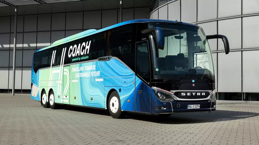 Daimler Buses bringt in Zusammenarbeit mit FEV ersten wasserstoffbasierten Setra-Reisebus H2 Coach auf die Straße - Bild: presseportal.de